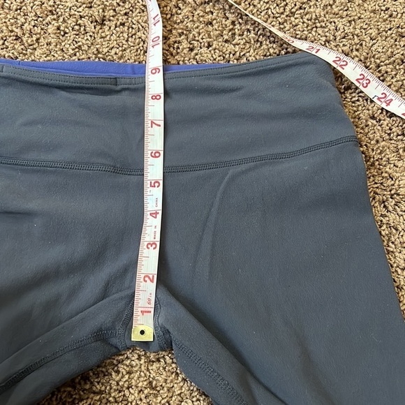 Lululemon Groove Crop Reversible Pants in Coal / Royalty / Royalty Space Dye - Picture 15 of 16
